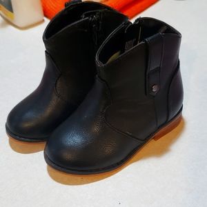 Toddler boots size 6